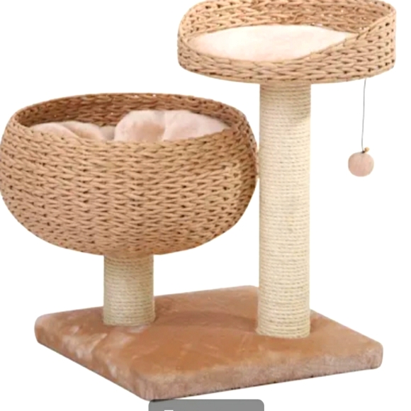 Cat beds with scratch posts - Picture 2 of 3